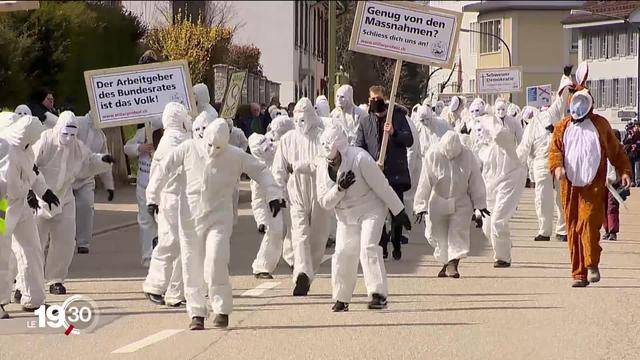 L'opposition aux mesures anti-coronavirus augmente. Un noyau dur se radicalise de plus en plus.