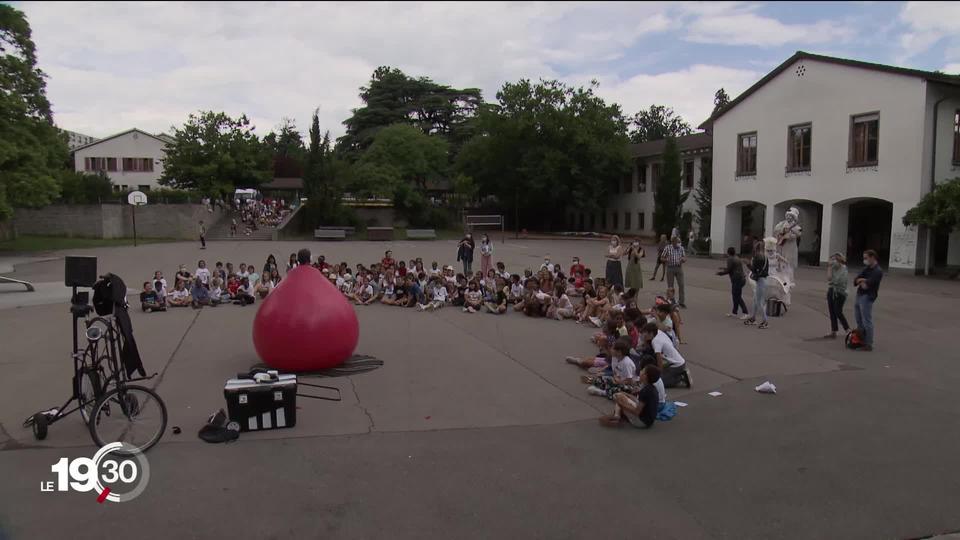 Les écoles primaires genevoises célèbrent la fin des cours.