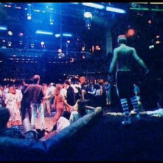 On danse le disco au Studio 54 à New-York (1979) [capture d'écran du Temps Présent du 27.09.1979 - RTS]