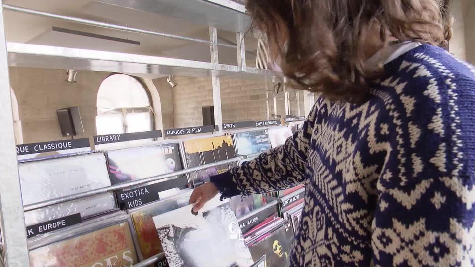 Cyril Yeterian, artiste à contre-courant, inaugure les nouveaux locaux de son magasin Bongo Joe.