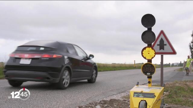 Aux frontières genevoises, des feux de circulation limitent désormais le flux automobile