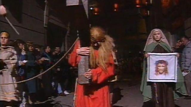 Le jeudi avant Pâques, un grand cortège de la passion du Christ rassemble figurants et public à Mendrisio, 1996 [RTS]