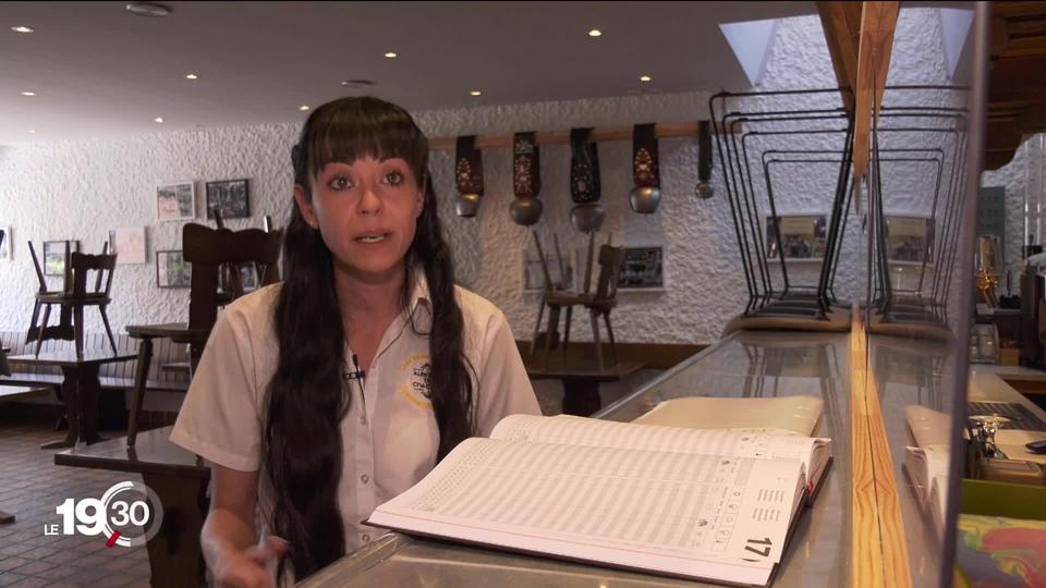 Pour les restaurateurs, c'est le sprint final avant la réouverture demain. Reportage à Ependes dans le canton de Fribourg.