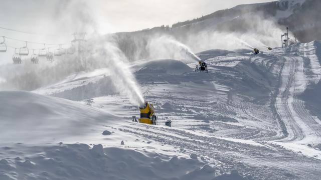 Canons à neige [Depositphotos - dropthepress@gmail.com]