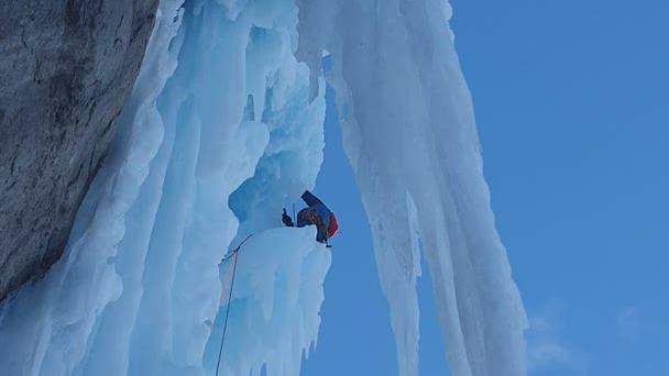 L'escalade de Crack Baby, près de Kandersteg