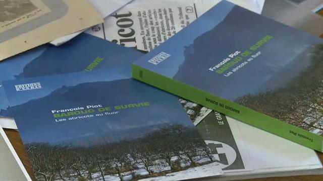 Baroud de survie, le livre de François Piot consacré à la lutte contre le fluor en Valais. [RTS]