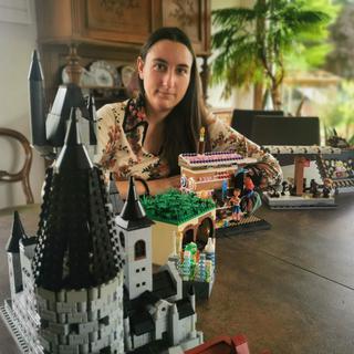 Cyrielle Froidevaux et ses réalisations en Lego. [Jérôme Zimmermann]