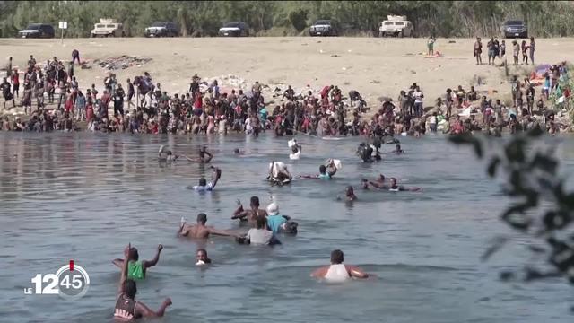 Les États-Unis ont repris l’expulsion de milliers de migrant.e.s d’Haïti. Les scènes de désespoir et de violence se multiplient à la frontière du Texas