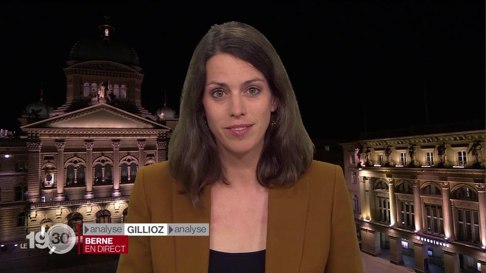 Le Conseil fédéral attend encore avant de prendre de nouvelles mesures et incite les cantons à agir en cas de flambée du Covid-19. L’analyse de Valérie Gillioz