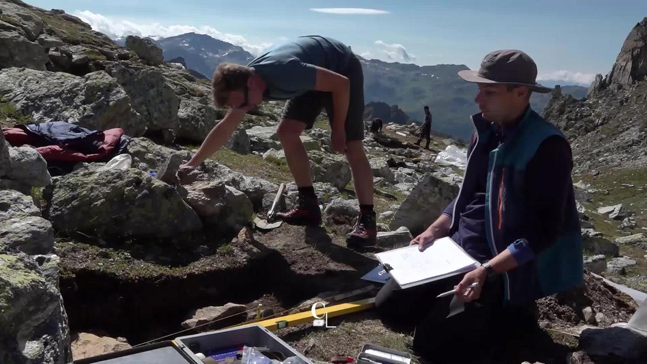 En Valais, l’archéologie de haute altitude représente un défi logistique et humain.