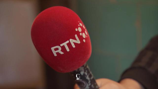 Une journée avec l'un des journalistes de RTN la radio neuchâteloise. Ses journalistes ont une connaissance pointue de la région