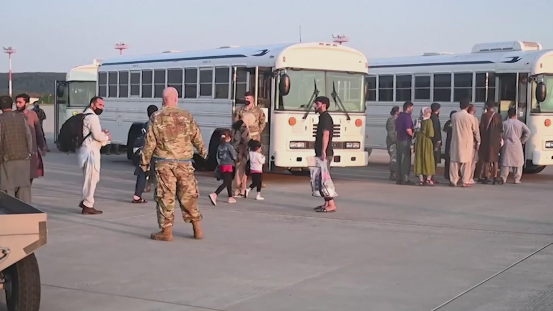 L'arrivée de réfugiés afghans à la base américaine de Ramstein, en Allemagne
