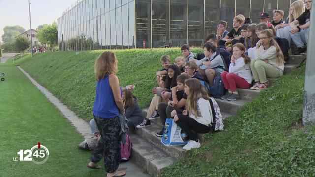 Rentrée scolaire dans le canton de Fribourg, où les élèves ont pu découvrir leur enseignants sans masque