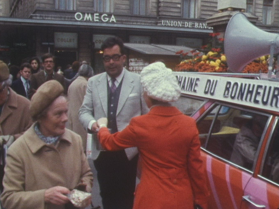 Quête de de la Chaîne du Bonheur dans les rues de la ville de Genève en 1971. [RTS]