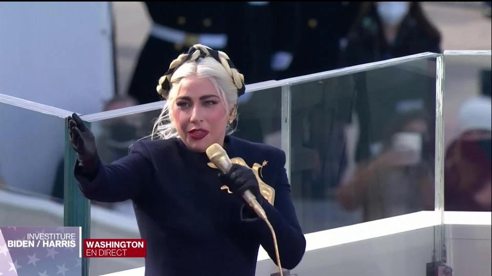 Lady Gaga chante l'hymne national