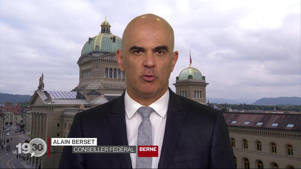 Alain Berset: "On est juste en train de se préparer pour éviter une surcharge des hôpitaux."