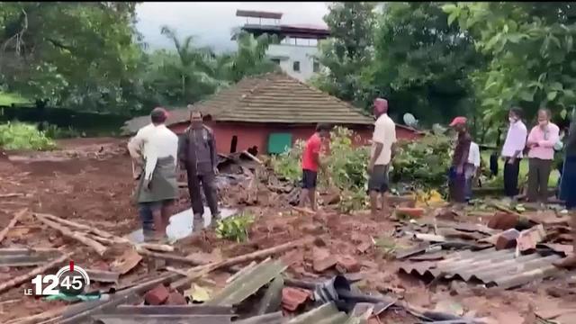 En Inde, les secours cherchent encore des survivants suite à des pluies torrentielles et un glissement de terrain