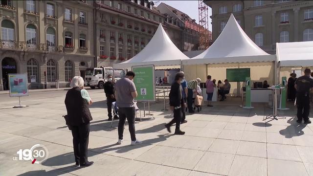 Comment inciter les réticents à se faire vacciner? La Confédération s'interroge sur la stratégie à adopter.