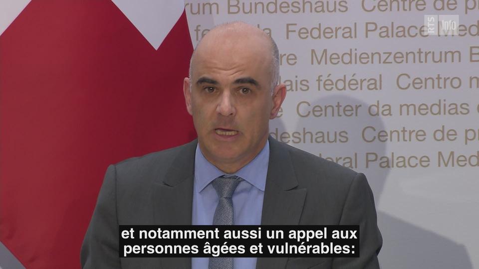 "La Suisse à l'épreuve du Covid": les grandes annonces et les moments solennels des conférences de presse du Conseil fédéral