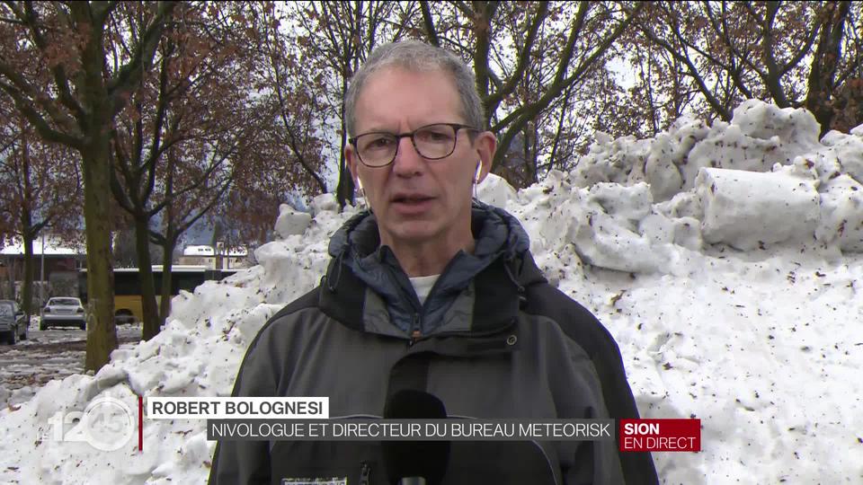 Le valais appelle la population à rester chez eux. Les explications de Roberto Bolognesi, nivologue.