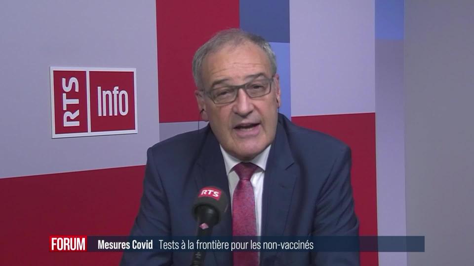 Un durcissement des contrôles à la frontière est annoncé pour les non-vaccinés: interview de Guy Parmelin