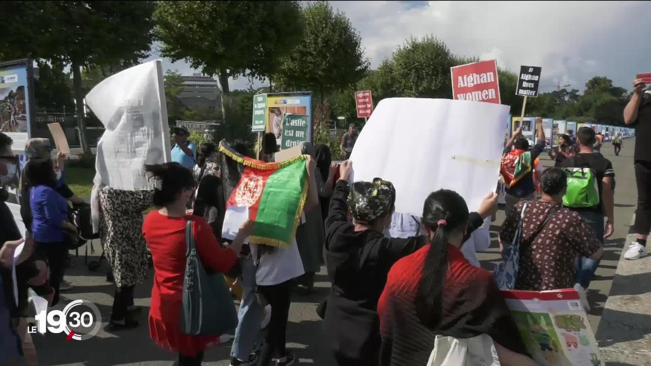 Plusieurs centaines de personnes ont manifesté cet après-midi à Genève en solidarité avec le peuple afghan
