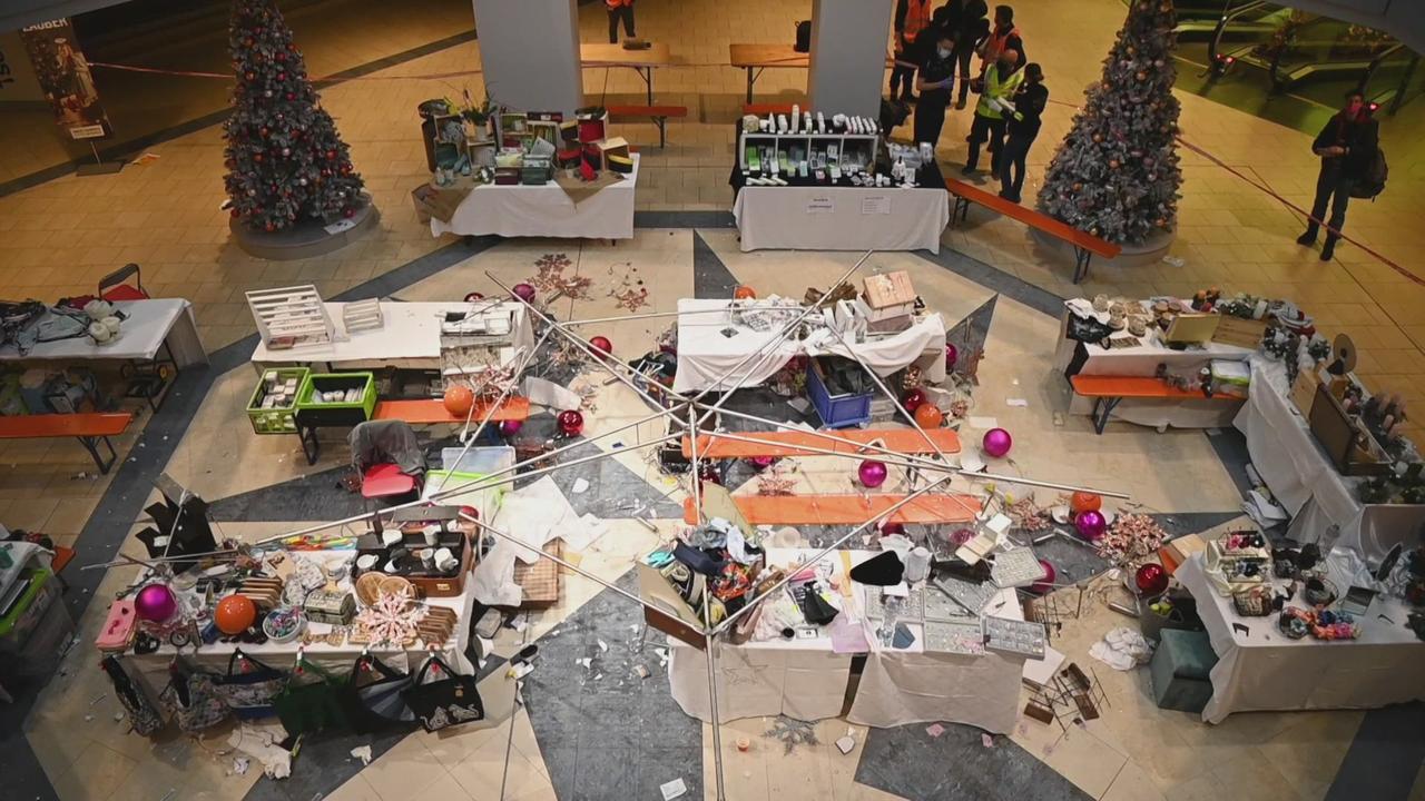 Six blessées dans la chute de décorations de Noël dans un magasin à Schwyz