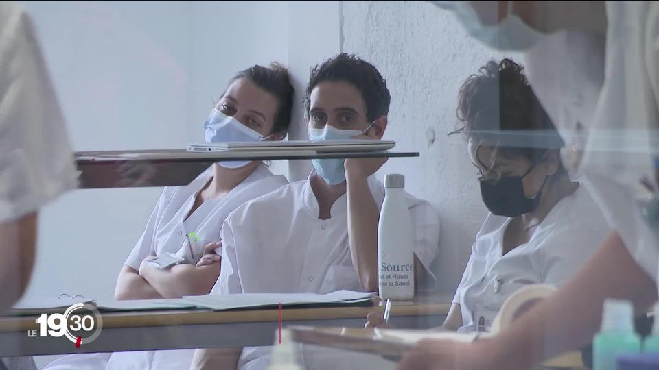 Les écoles de soins infirmiers battent des records d'inscription en Suisse romande. Mais cela ne suffit pas à compenser les départs.