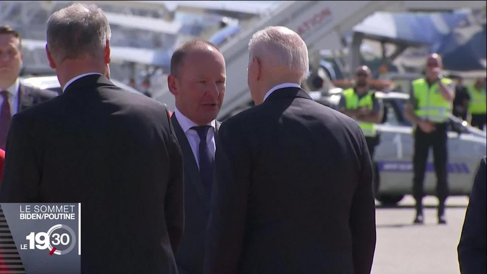 Le président du Conseil d'État genevois, Serge Dal Busco, a eu l'honneur d'accueillir Joe Biden sur le tarmac de l'aéroport.