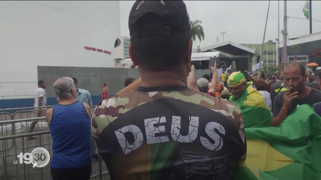 A 12 jours du deuxième tour des élections présidentielles au Brésil, le pays est profondément polarisé.