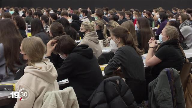 Les examens universitaires débutent en présentiel, un stress pour celles et ceux qui sont malades ou en quarantaine