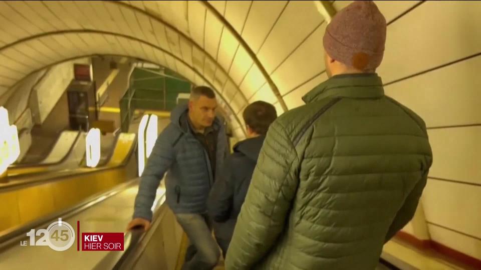 La population de Kiev se réfugie dans le métro et tente de résister dans des conditions toujours plus difficiles