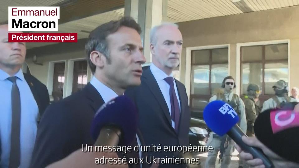 Emmanuel Macron répond aux questions à son arrivée à Kiev