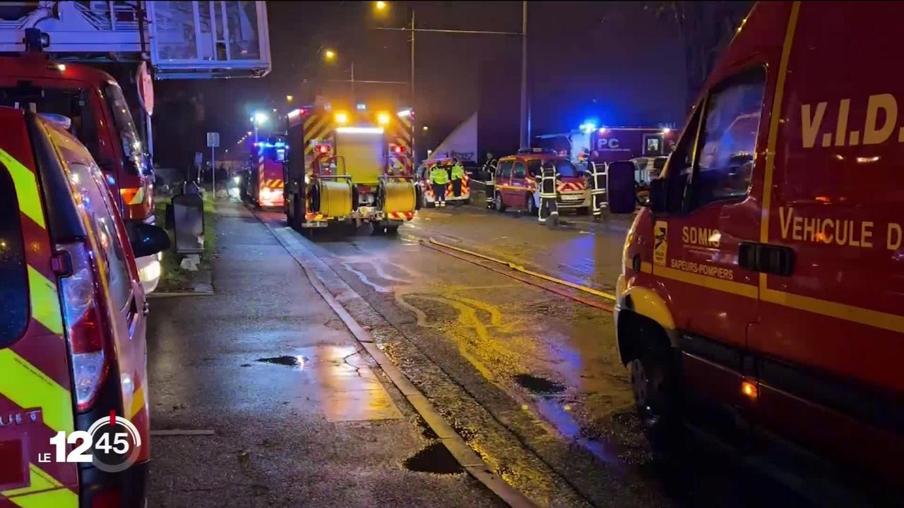 Cette nuit, un dramatique incendie a fait une dizaine de victimes dans la banlieue de Lyon.