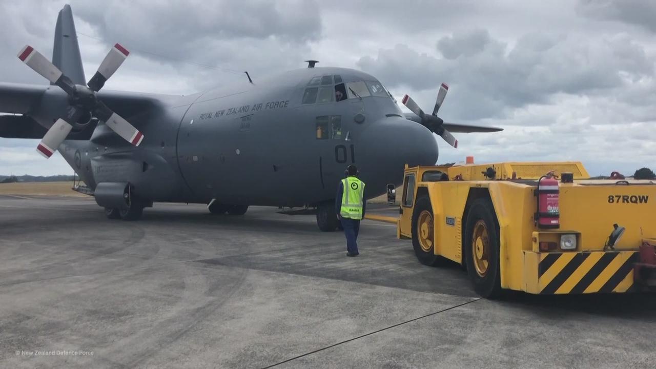 Les premiers avions d'aide d'urgence partent pour les îles Tonga