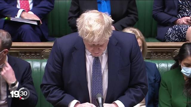 Boris Johnson toujours plus empêtré dans le scandale du "partygate"