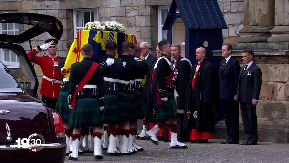 Le cercueil transportant la dépouille d'Elizabeth II a quitté le château de Balmoral ce matin, direction Edimbourg