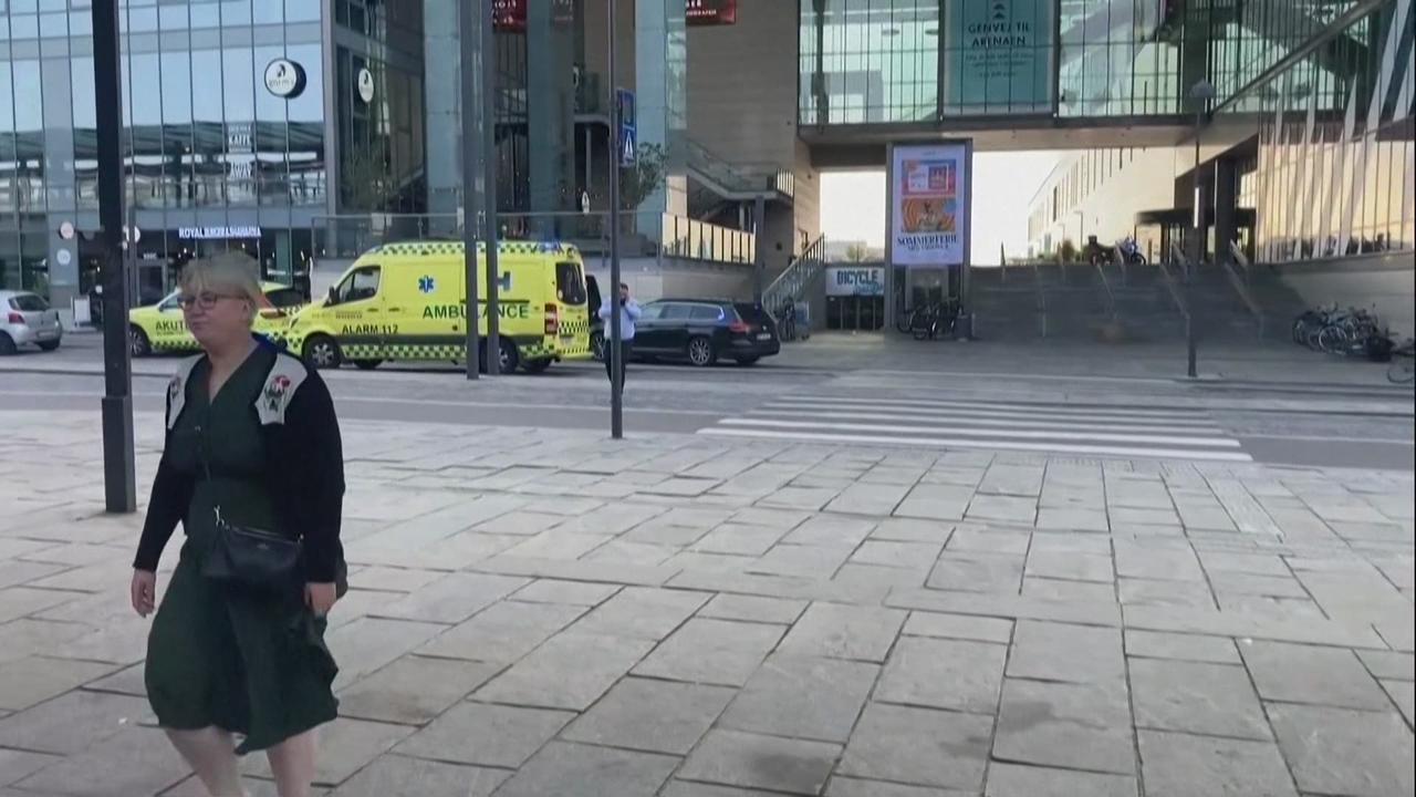 Les images après la fusillade dans un centre commercial de Copenhague