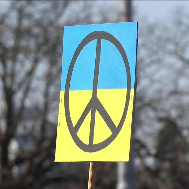 Des dizaines de milliers de personnes manifestent à Zurich et Genève pour exiger la paix en Ukraine