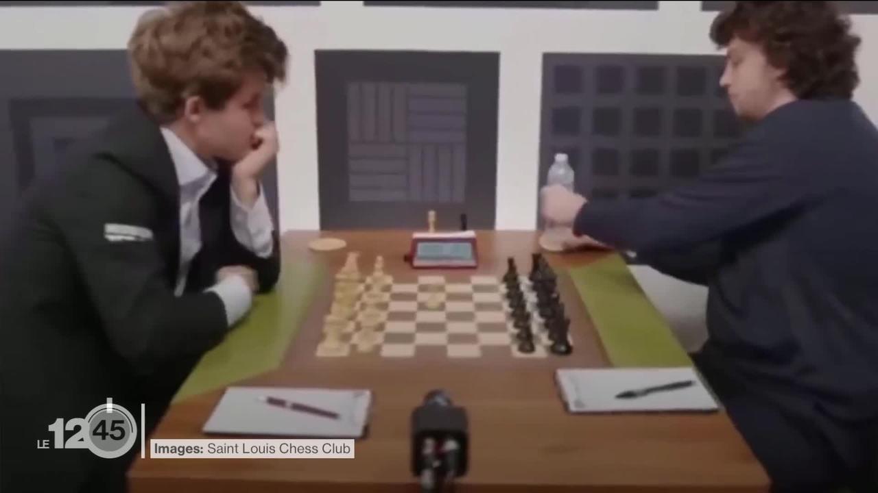Scandale dans le petit monde des échecs. Le champion du monde accuse un de ses adversaires d'avoir triché.