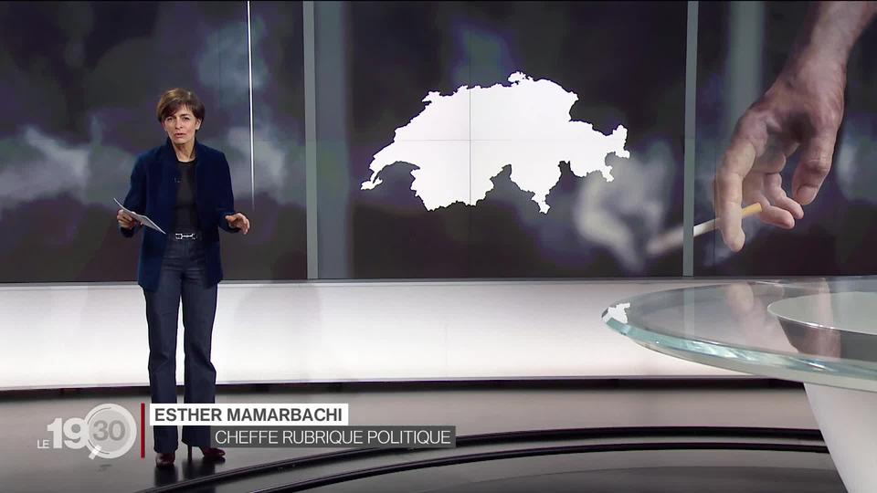 Esther Mamarbachi, cheffe de la rubrique politique, présente les enjeux de l'initiative contre la publicité sur le tabac.