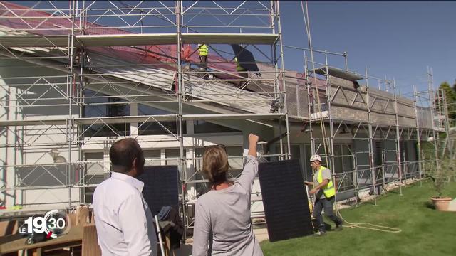 L’obligation de poser de nouveaux panneaux solaires sur les bâtiments existants fait débat auprès des associations de propriétaires