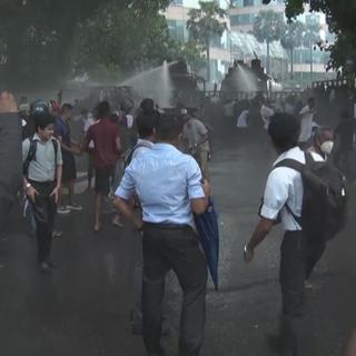 Au Sri Lanka, la police disperse des étudiants tentant d¿attaquer la présidence