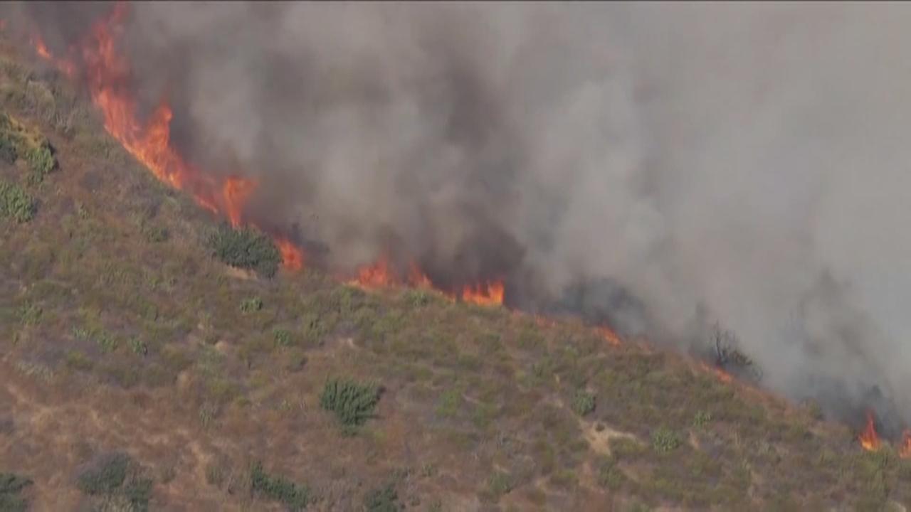Les feux de broussailles se multiplient en Californie