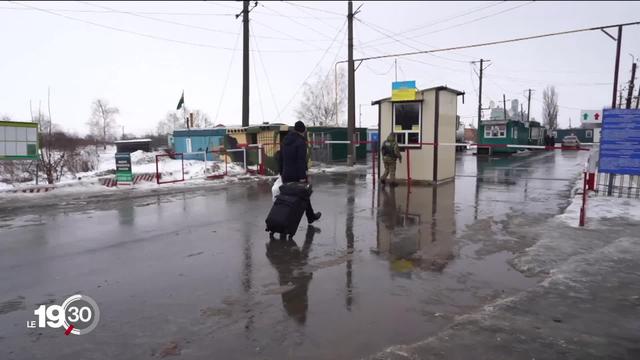 Avant le conflit entre Kiev et Moscou, la frontière n’était pas matérialisée. Désormais, le village de Milové est coupé en deux. Reportage