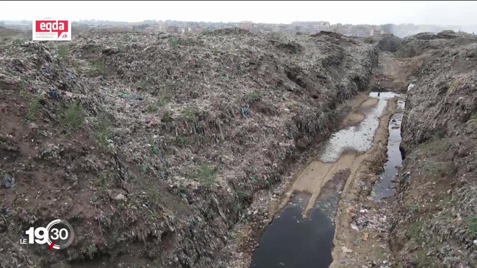 La Suisse exporte des tonnes de vêtements de seconde main à l'étranger. Un cadeau parfois empoisonné. Reportage au Kenya.