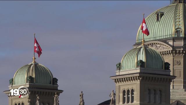 Le salaire minimum existe dans plusieurs cantons romands, mais une motion discutée à Berne veut le remettre en cause.