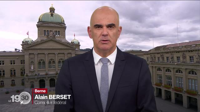 Le Conseiller fédéral Alain Berset réagit à l'annonce de la hausse des primes maladies pour 2023.