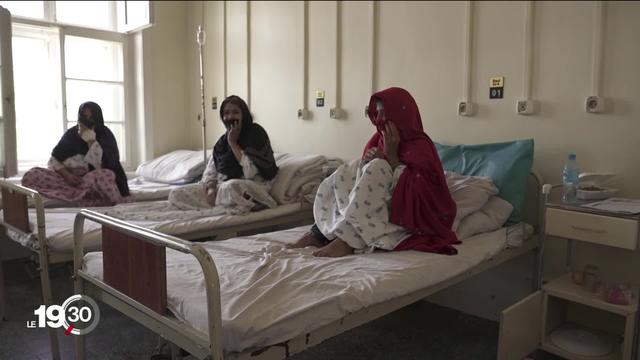 A Kaboul, le plus grand hôpital pour femmes d'Afghanistan illustre la condition des femmes afghanes.