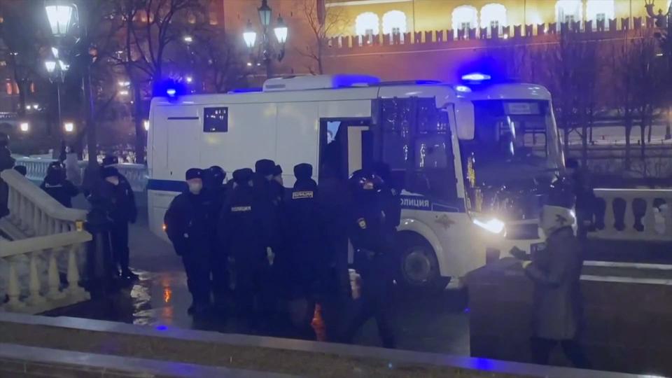 Arrestations à Moscou lors d'un rassemblement contre la guerre en Ukraine